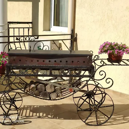 на море с собственным бассейном и подземным гаражом Apartment *