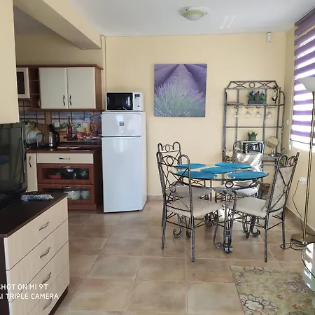 Apartman на море с собственным бассейном и подземным гаражом Szveti Vlasz