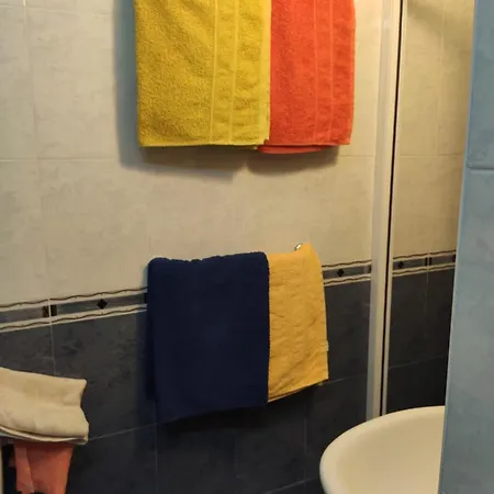 на море с собственным бассейном и подземным гаражом Apartman *