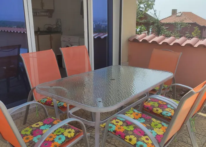 Apartmán на море с собственным бассейном и подземным гаражом *